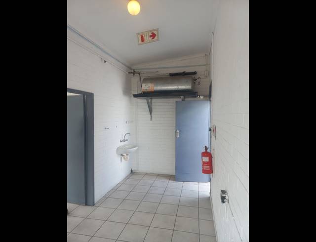 285M² WAREHOUSE TO LET IN SPARTAN
